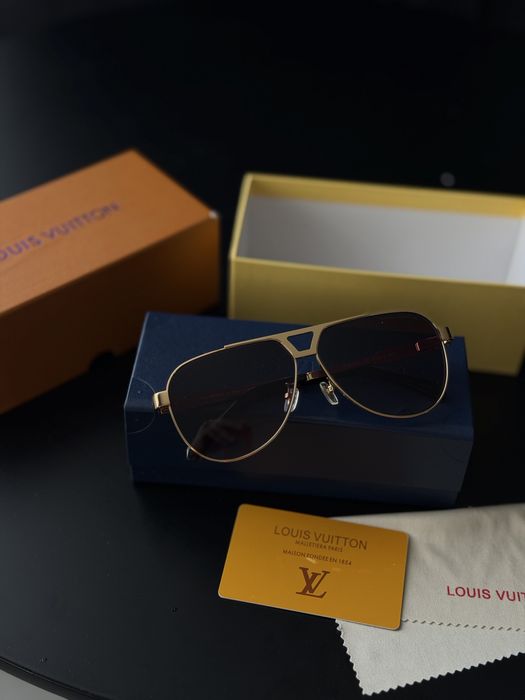 Окуляри LV,наявність