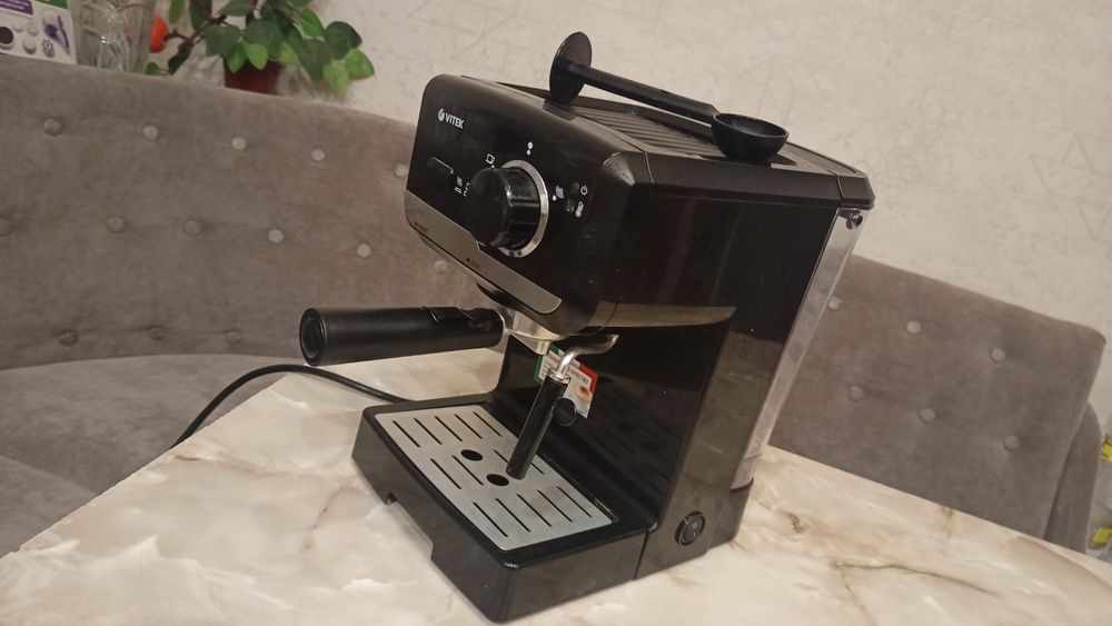 Кофеварка ВИТЕК в хорошем состоянии