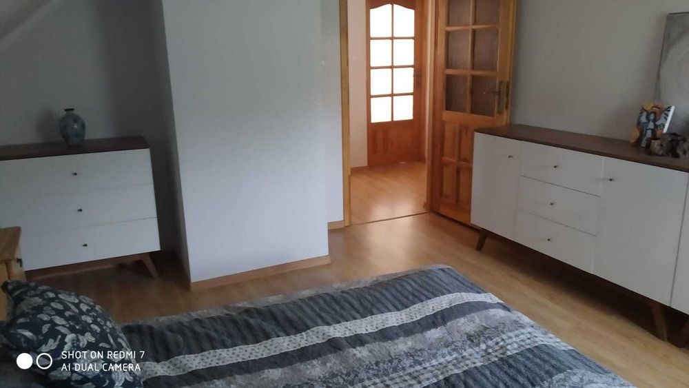 Dom nad jeziorem w 1 linii zabudowy, łódka, pomost z linią brzegową