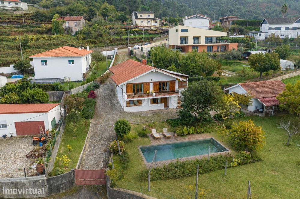 Moradia T4, Chalé de Montanha, lote de 2100 m2,vista rio, V.N.Cerve...