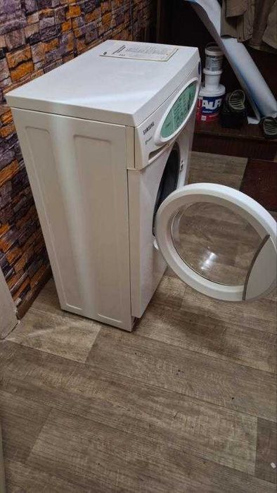Продам недорого стиральную машину