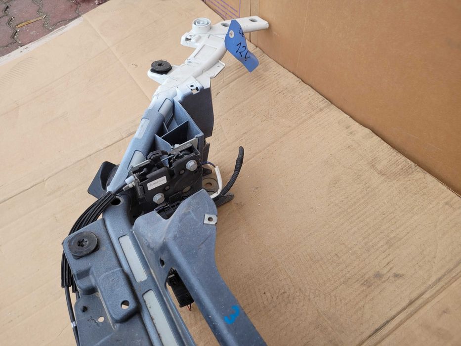 Maserati LEVANTE - pas przedni wzmocnienie czołowe belka górna 2 zamek