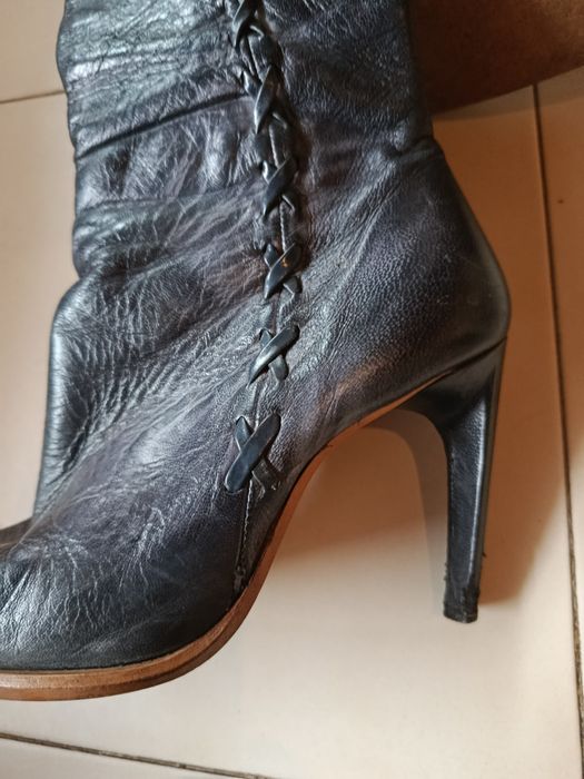 Bota de cano alto pele genuína