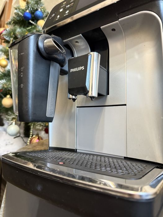 Кавомашина PHILIPS Series 5500 LatteGo EP5547/90