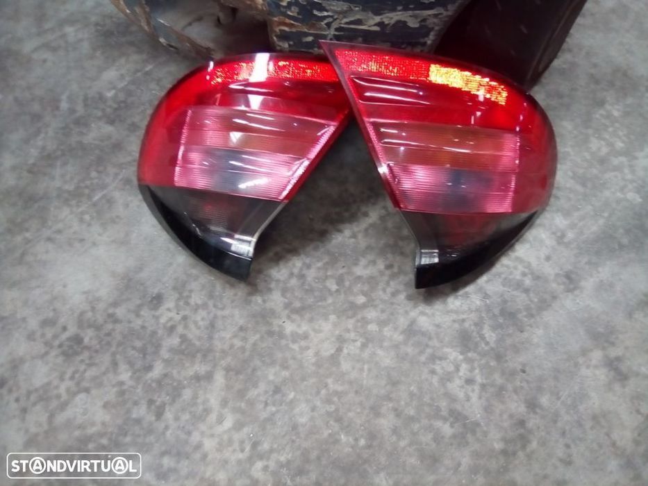 Farolim traseiro Mercedes Sport Coupe 2001