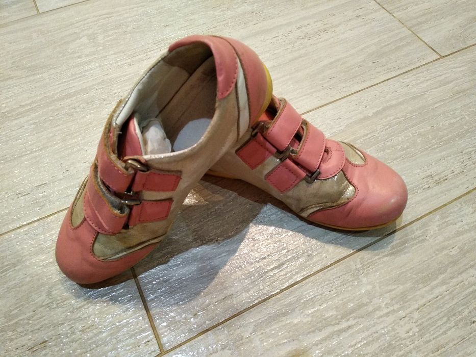 Кожаные кроссовки,кожаные туфли р.33