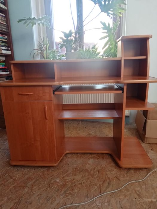 Funkcjonalne biurko do nauki i do pracy!!