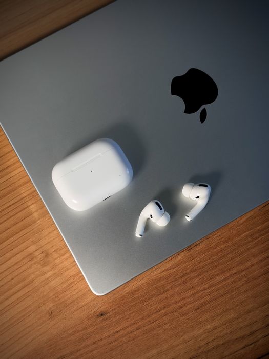 AirPods Pro (Lightning)