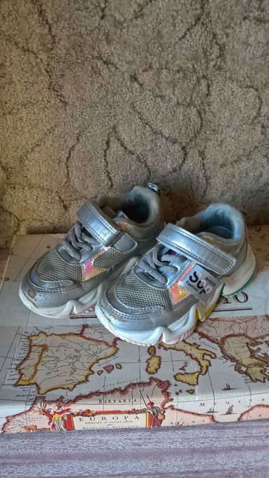 дитячі кросівки 25 розмір