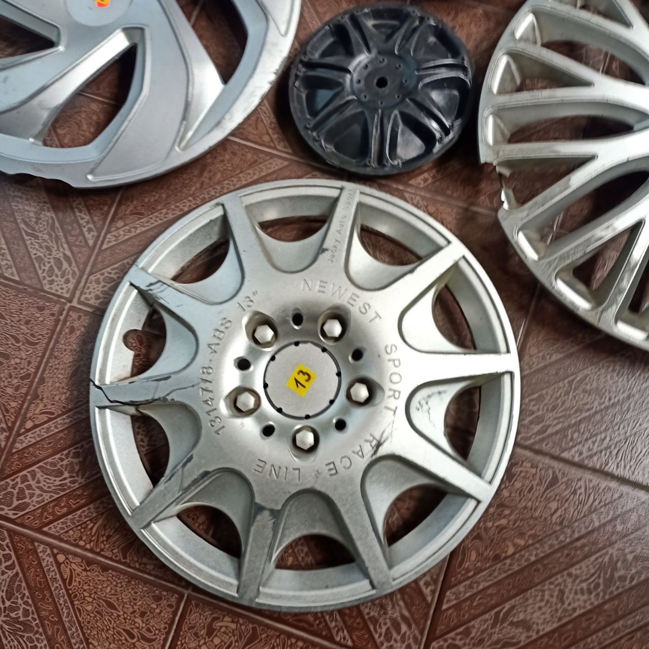 Колпак универсальный R 15, 14, 13 Тойота, Рено, Мерседес, Ситроен, БМВ ...