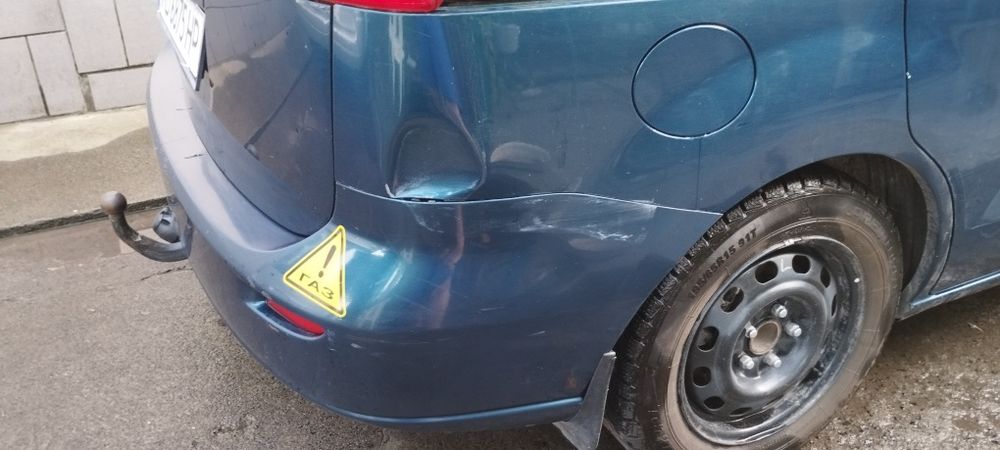 Автомобіль Mazda 5, 2006 року