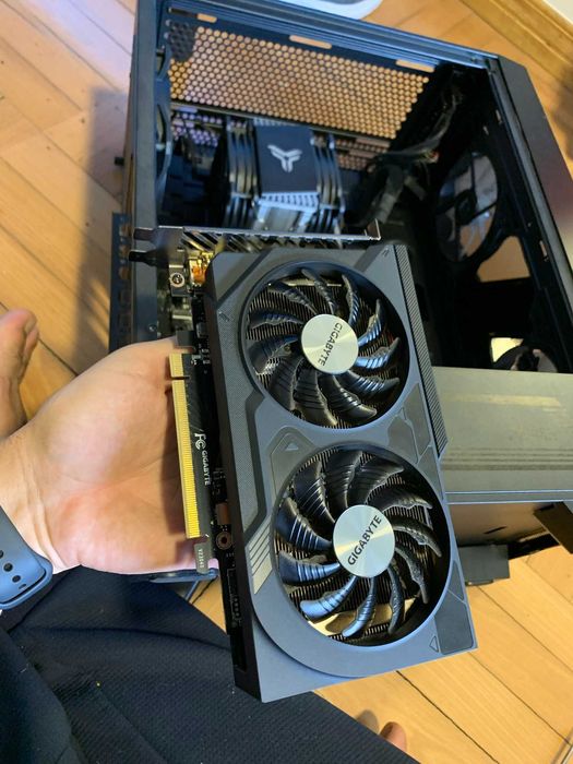 GIGABYTE NVIDIA RTX 4060 Graphics Card, 8GB (Semi-New)64751075288961121