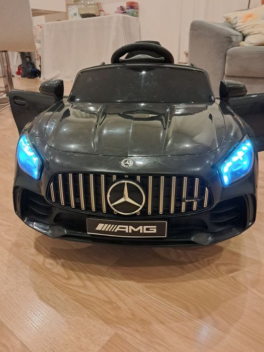 Mercedes-AMG GT Ride-on 12V - Preto - Excelente Estado - Portas Abrir + Luzes LED + Rádio/Música Mp3