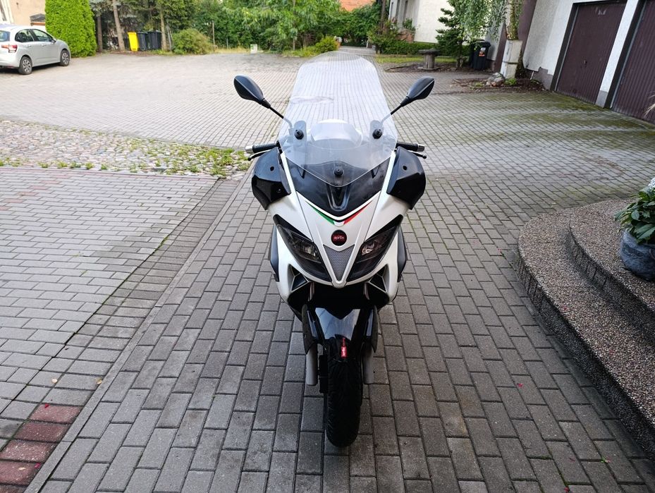 Aprilia SR MAX 125 Transport Gilera Nexus