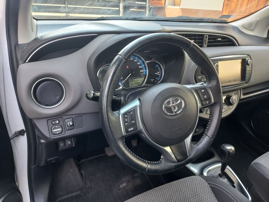 Toyota Yaris Hybryda 2017