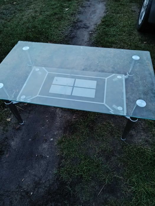 Ładna ława szklana