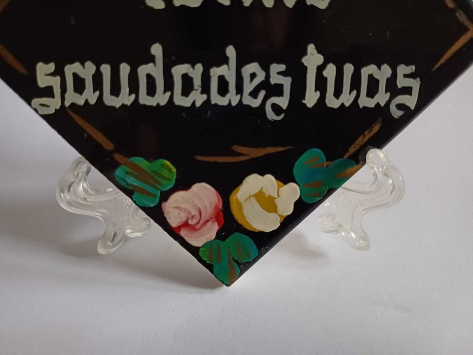 Azulejo pintado com flores e frase "Tenho saudades tuas", 7,5 x 7,5 cm
