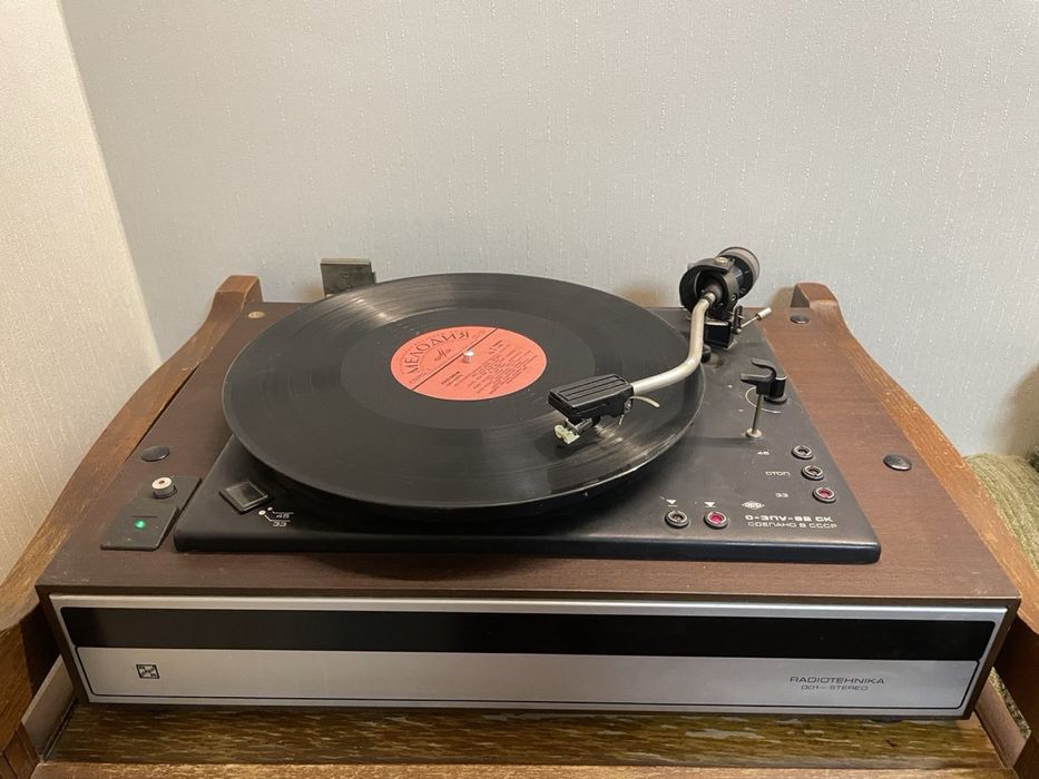 Проигрыватель винила Радиотехника 001, без ГЗМ, натуральный шпон