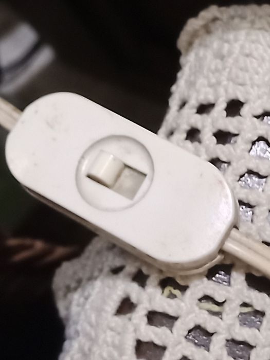 Candeeiro de mesa antigo em bronze