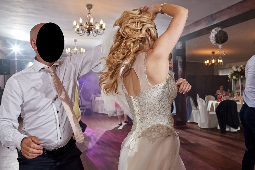 Suknia ślubna z gorsetem