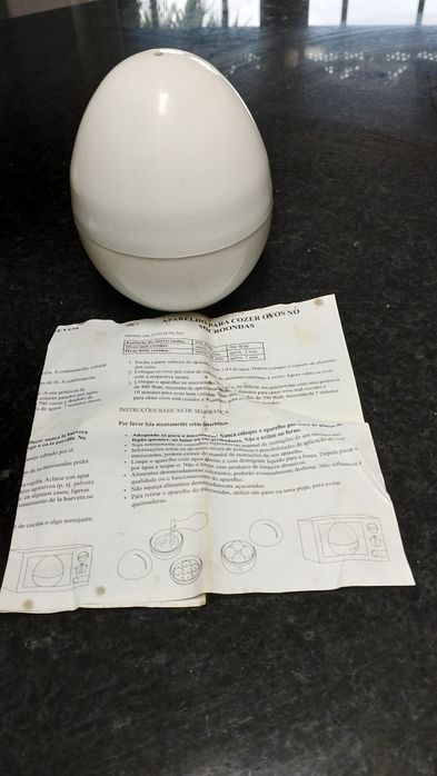 Utensílio para cozer ovos no microondas