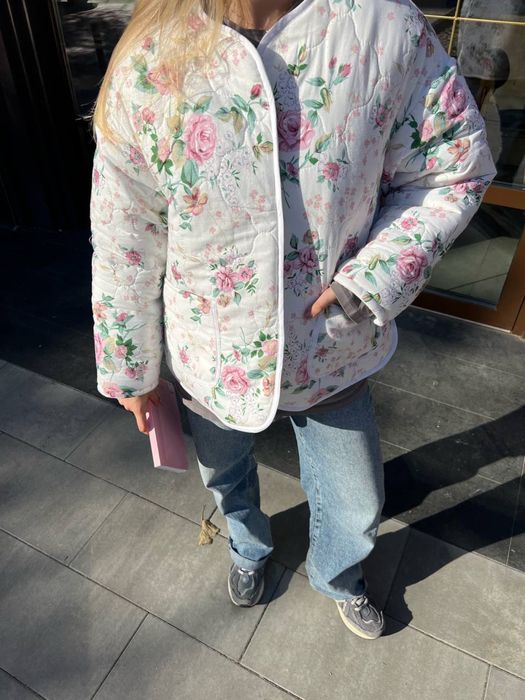 Куртка(бомбер) бренду honey