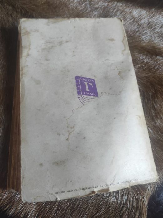 Livro o vinho é sangue .