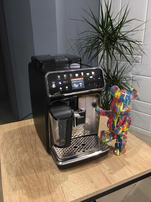 Кавоварка кавомашина Philips Latte Go серії 5400