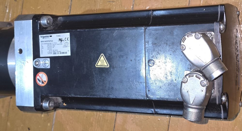 Silnik Synchroniczny Serwo Schneider Electric BMH1403P32F2A