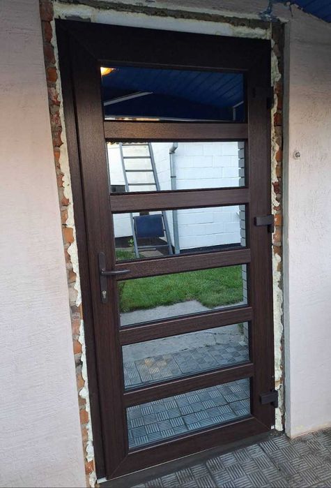 Двері вхідні металопластикові Київ, пластикові двері окна двери ціна