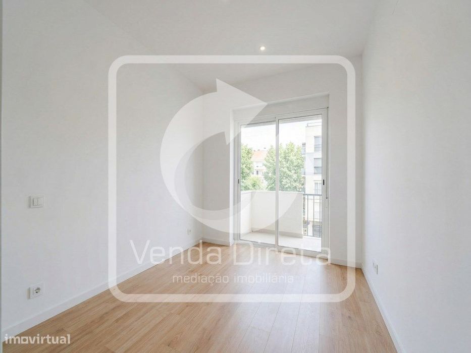 T2 Totalmente Remodelado com 3 Varandas | A 5 min do Cais Fluvial d...