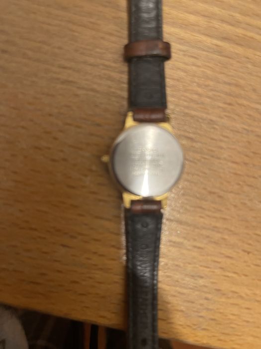 Relógio e colar verde em pedra (novo) e relógio CASIO, como novo