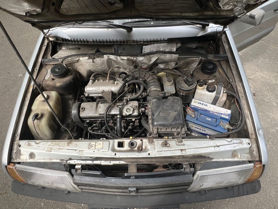Автомобіль ваз 21099