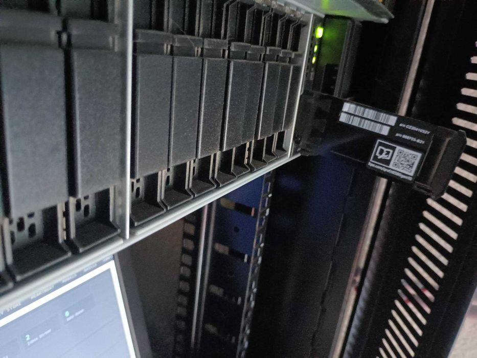HPE DL380 GEN10 6138 2P 64GB 3xSSD 480GB SA S100i
