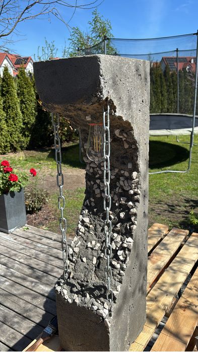 Lampa betonowa ogrodowa