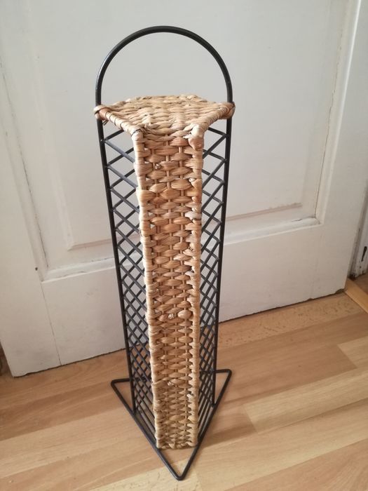 Porta Cds em verga e ferro