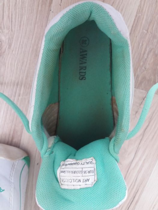 Buty sportowe r. 38