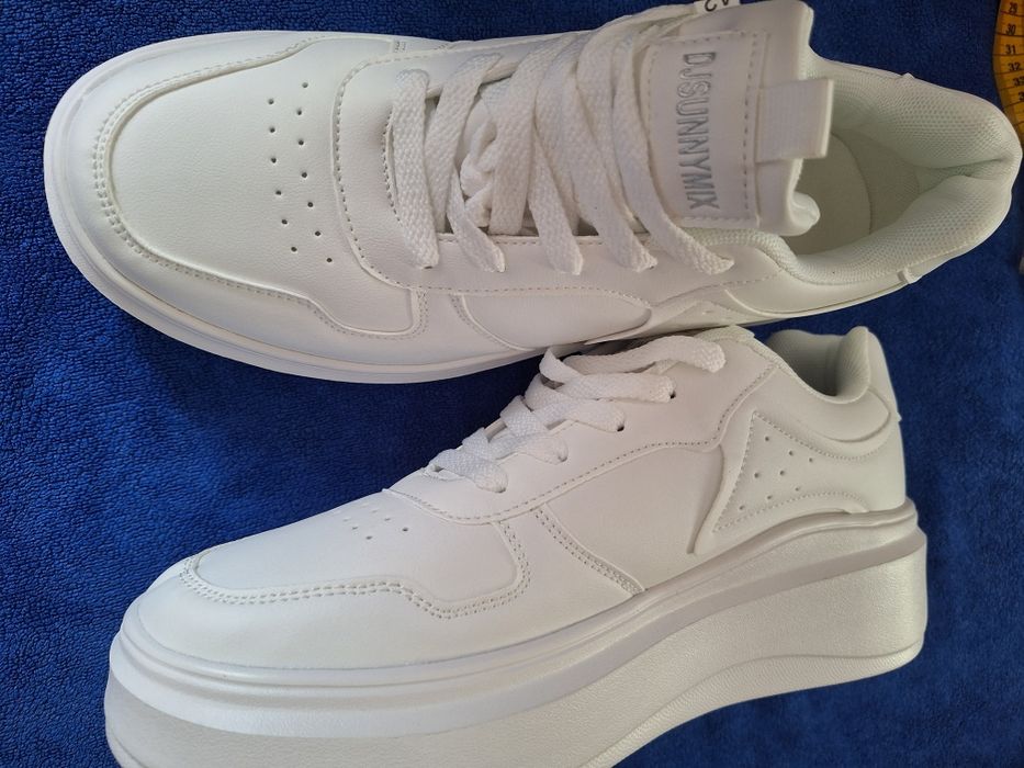 Damskie białe buty sportowe 42,wkładka 26,5 cm
