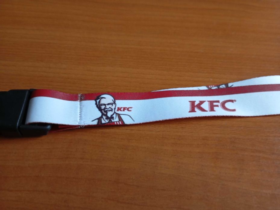 Smycz KFC dla kolekcjonerów