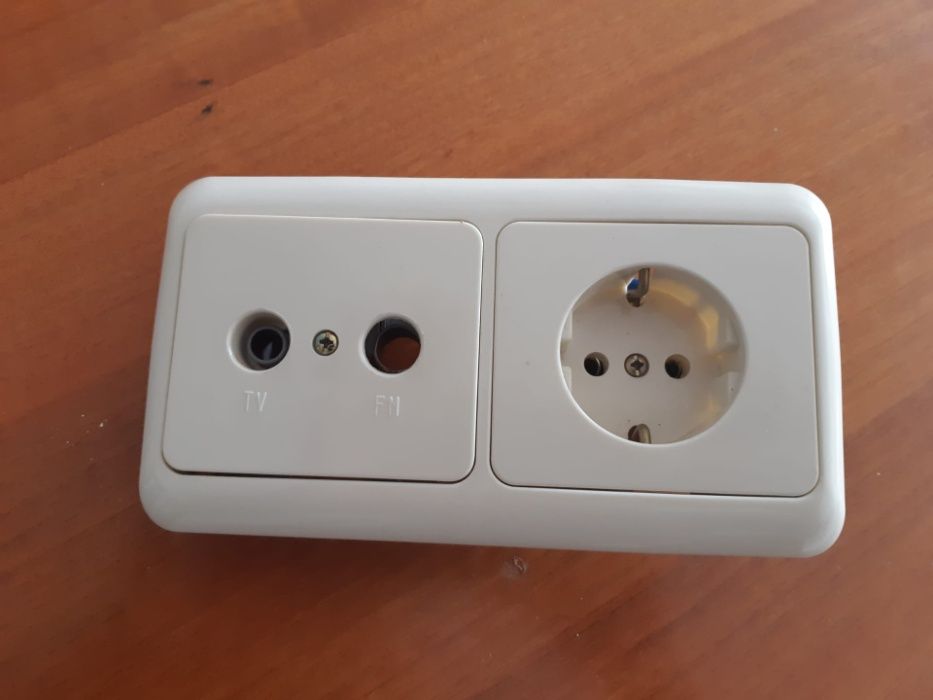 Tomada Dupla completa - Luz e TV