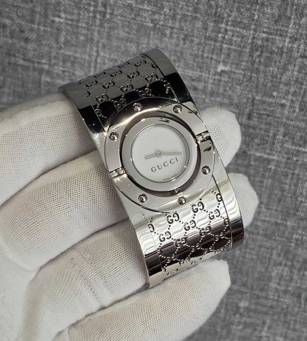 Жіночий годинник Gucci Swiss made