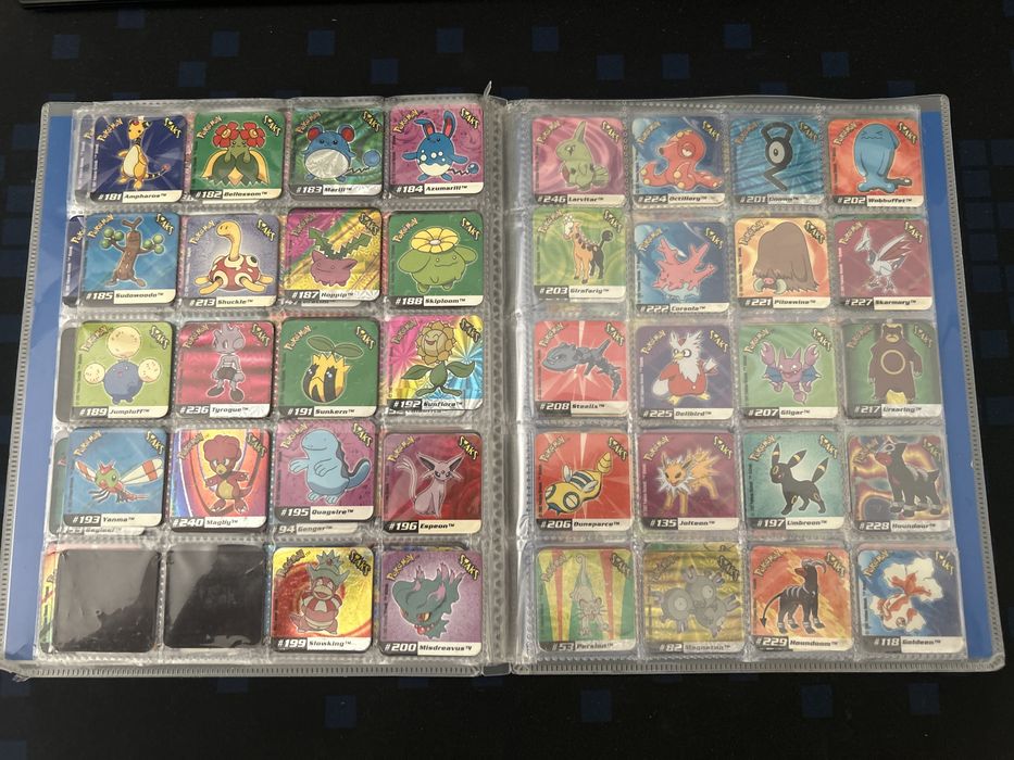 Pokémon Staks - Coleção de 180/250