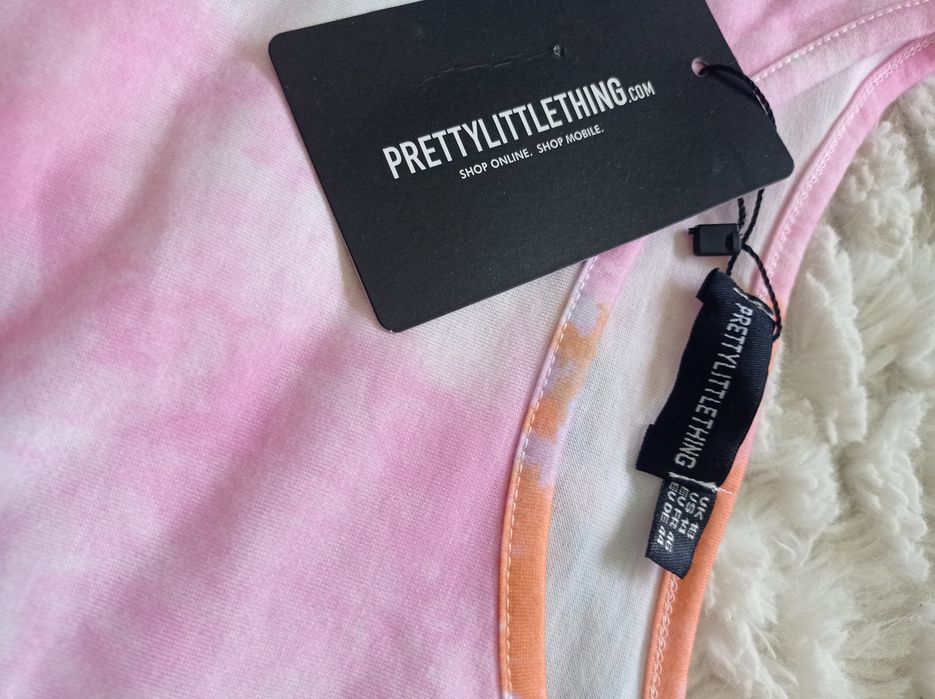 Nowa sukienka PrettyLittleThing