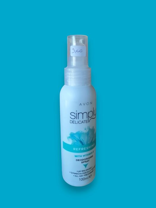 Avon simply dedicate refreshing deodorising spray com vitamina E
