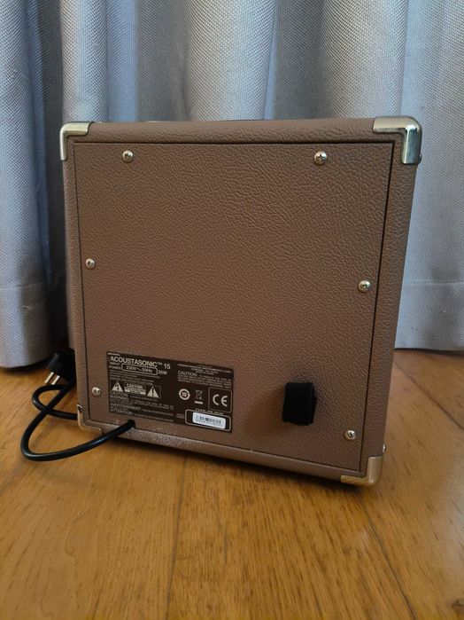 Amplificador para Guitarra Acústica Fender Acoustasonic 15