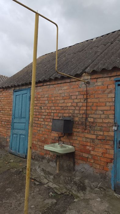 Продаж будинку в селі