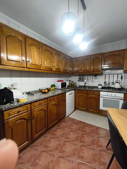 Cozinha Completa em Pinho + Granito