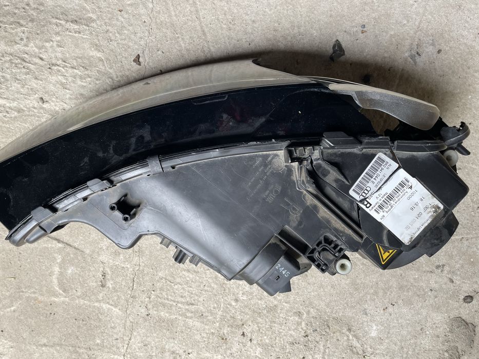 Фара права AUDI A-4