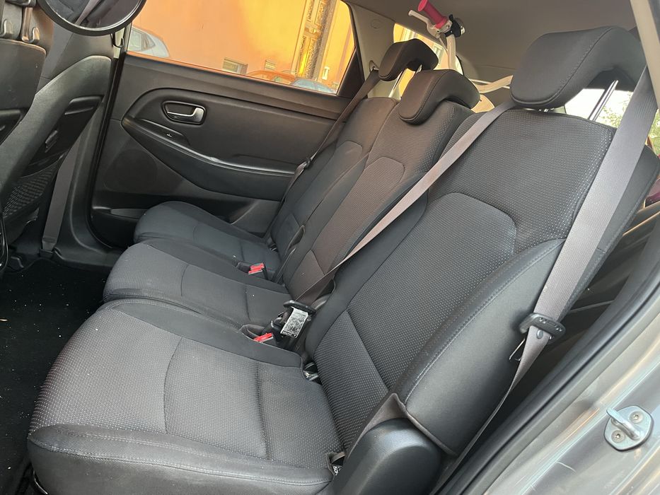 Kia Carens 1.7 NACIONAL - Cx. Automática - 7 lugares