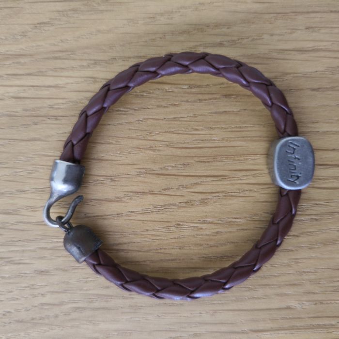 Pulseira com charm infinito